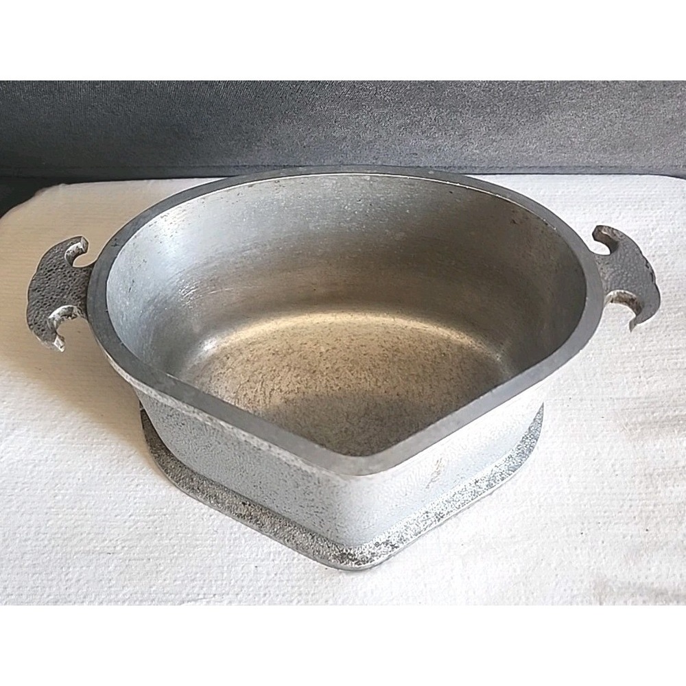 Vintage Guardian Service Ware Triangle Cast Aluminum  Pan Pot (NO LID)